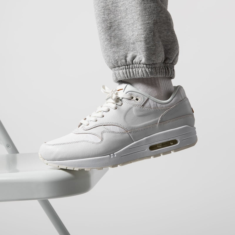 Air Max 1 Yours (W)-DC9204-100-schoenen JHype