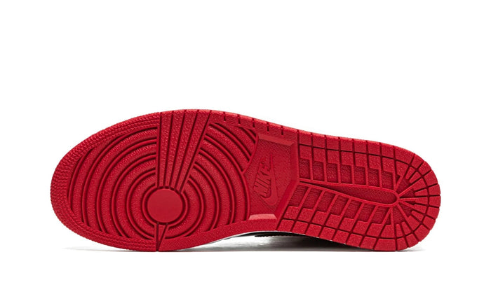 Jordan 1 High Patent Bred-555088-063-schoenen JHype