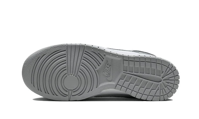 Nike Dunk Low Metallic Silver